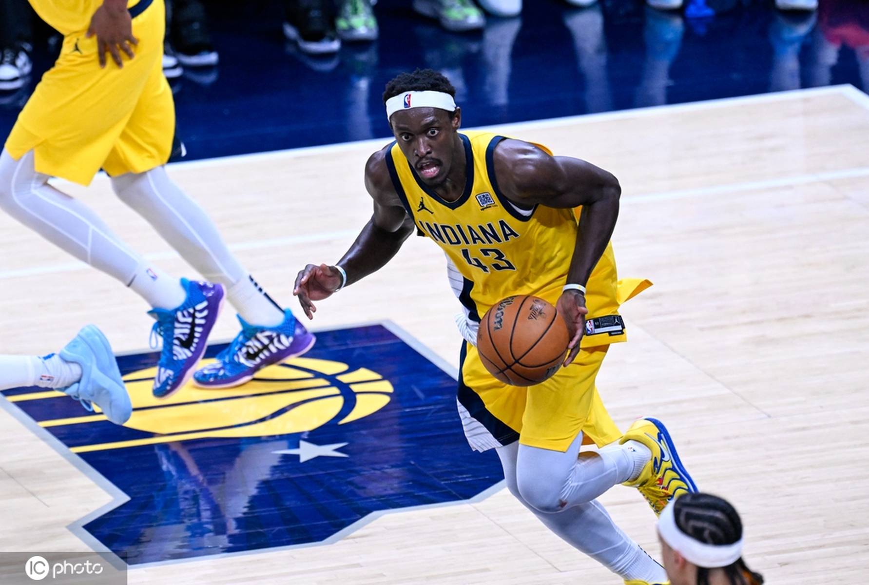 开云官方在线入口-巴塞罗那不断突破！，西亚卡姆连续十五场比赛得分超过重要助攻引发球迷热议-开云官方在线入口